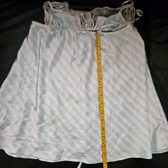 Victoria's Secret Lace Embellished Lingerie Spring  Collection Sz Large - Picture 10 of 10